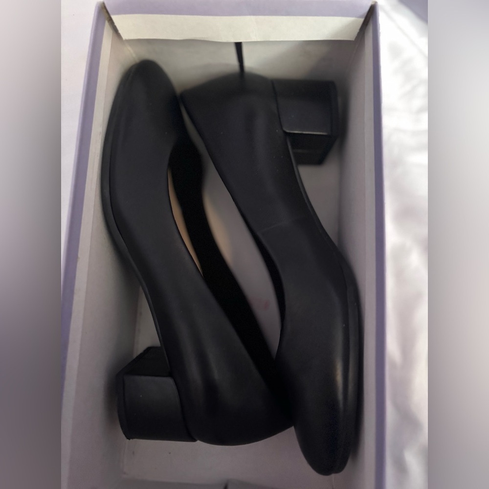 Easy Spirit Ailene black pump size 7.5